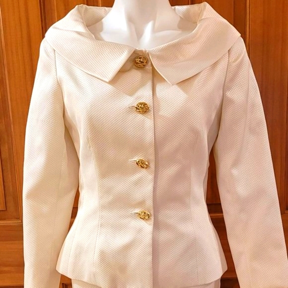 BOB MACKIE 2 Piece Cream Suit - Never Worn - Picture 2 of 11